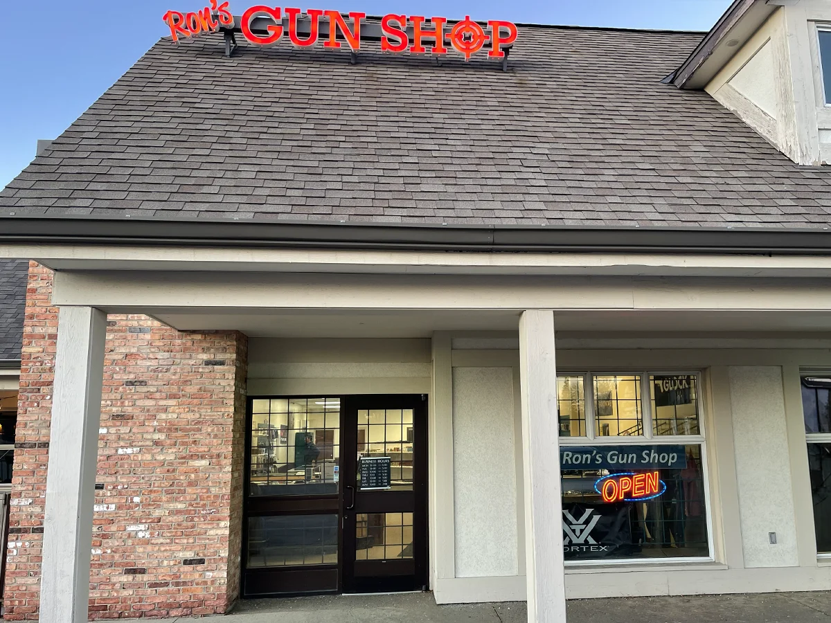 Exterior of Ron’s Gun Shop in Germantown, Wisconsin